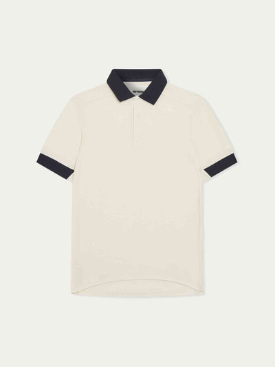 trouver le polo Auteuil paris blanc. la fibre  Lyocell, 100% naturelle, permet une performance maximale, mouvement et gestion de la transpiration avec un confort inégalé, sans les mauvaise odeurs liées au polyesters, et finalement une élégance remarquable. A porter en match, à l'entrainement et en sportswear lifestyle