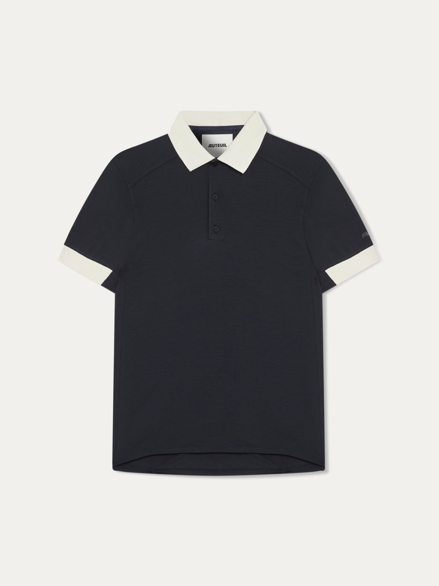 trouver le polo Auteuil paris bleu marine night session. la fibre  Lyocell, 100% naturelle, permet une performance maximale, mouvement et gestion de la transpiration avec un confort inégalé, sans les mauvaise odeurs liées au polyesters, et finalement une élégance remarquable. A porter en match, à l'entrainement et en sportswear lifestyle