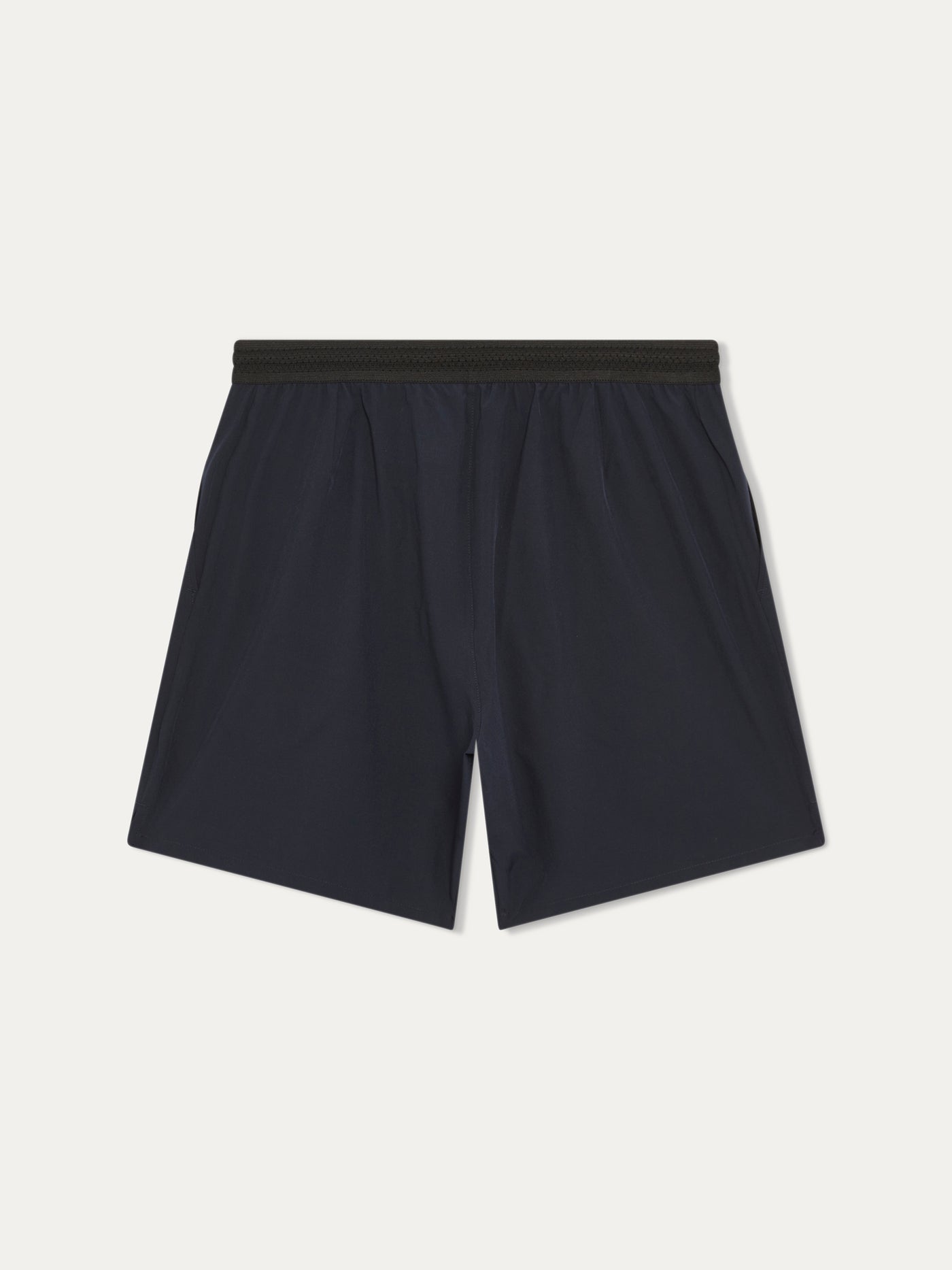 trouver le short Auteuil Monte Carlo bleu marine night session, un confort unique avec braguette à fermeture éclair et bouton, ceinture élastique respirante plus cordon de serrage pour un confort inégalé. En polyester recyclé de haute qualité, léger et respirant.