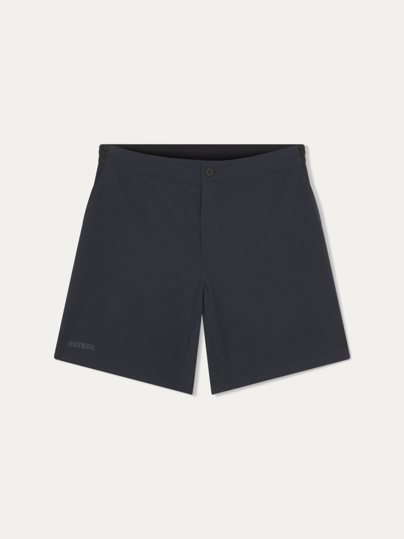 trouver le short Auteuil Monte Carlo bleu marine night session, un confort unique avec braguette à fermeture éclair et bouton, ceinture élastique respirante plus cordon de serrage pour un confort inégalé. En polyester recyclé de haute qualité, léger et respirant.