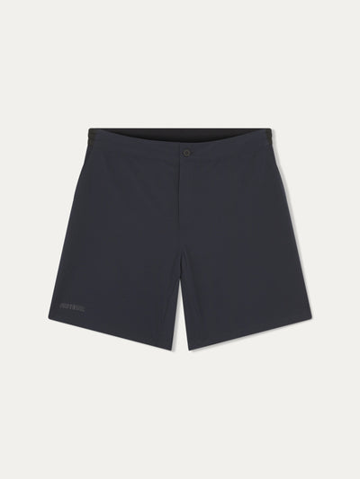 trouver le short Auteuil Monte Carlo bleu marine night session, un confort unique avec braguette à fermeture éclair et bouton, ceinture élastique respirante plus cordon de serrage pour un confort inégalé. En polyester recyclé de haute qualité, léger et respirant.