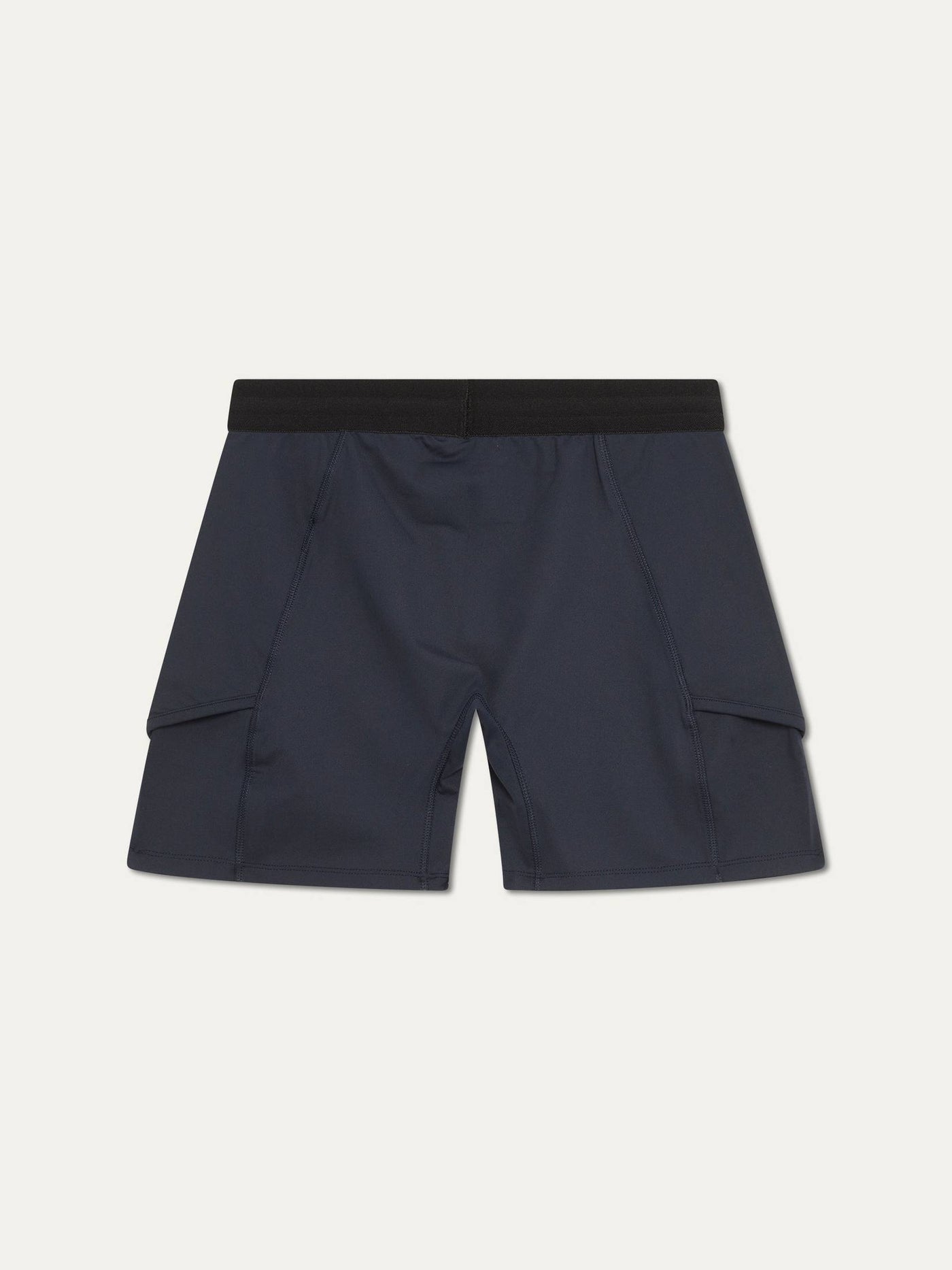 trouver le shorty Auteuil Indian wells, unique avec ses deux poches pour contenter également les gauchères. Super confortable, éco responsable, en polyester recyclé, conçu en France et fabriqué au Portugal