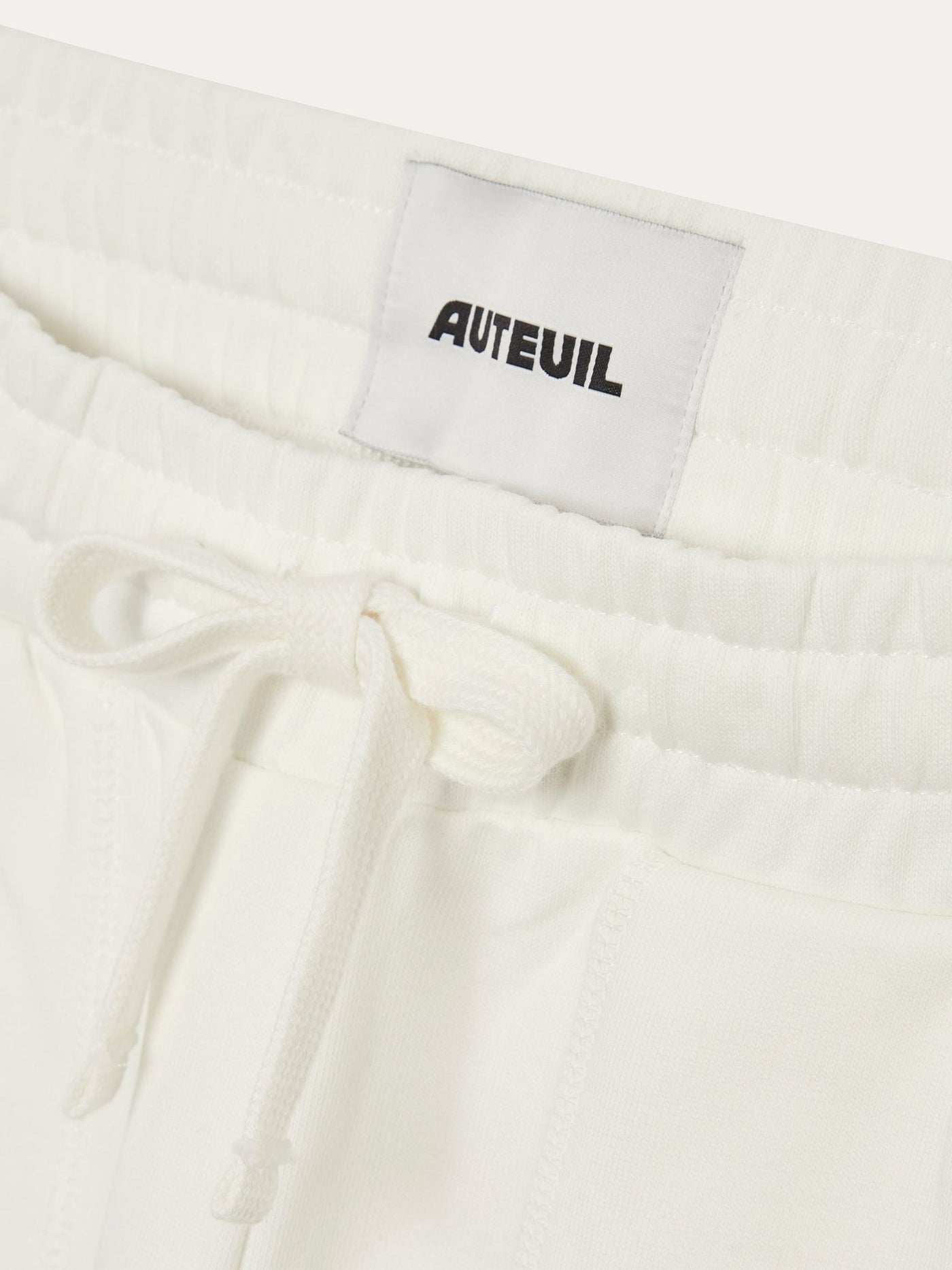 find the sweat pant auteuil foro white 1930, 100% recycled cotton, for tennis and lifestyle