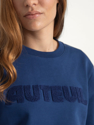Find the Auteuil blue Auteuil sweatshirt, 100% organic cotton, comfortable and stylish for tennis, clubhouse and sportswear.