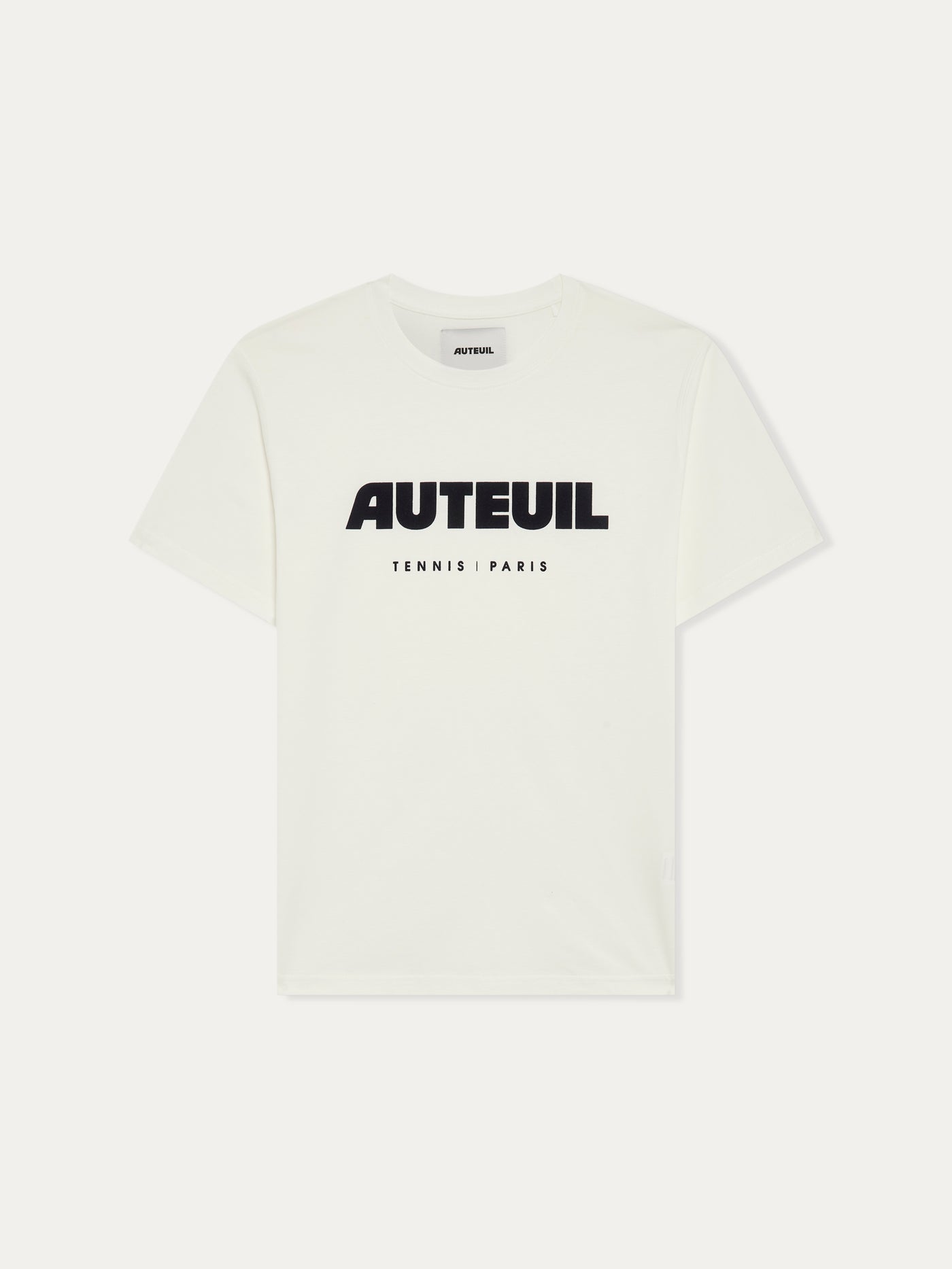 Trouver le tee-shirt Auteuil blanc 1930, 100% en coton organique, confortable et élégant pour jouer au tennis comme pour porter au club-house et en sportswear lifestyle